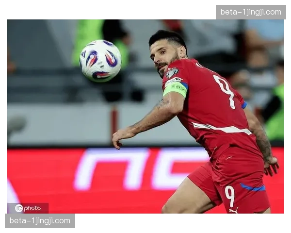 米伦科维奇同样打满所有比赛 塞尔维亚中卫成森林后防基石