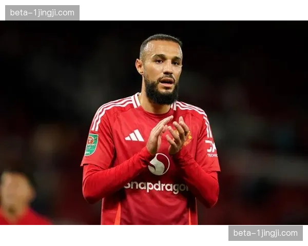 曼联马兹拉维顶替达洛特 因病缺席训练营影响右后卫选择